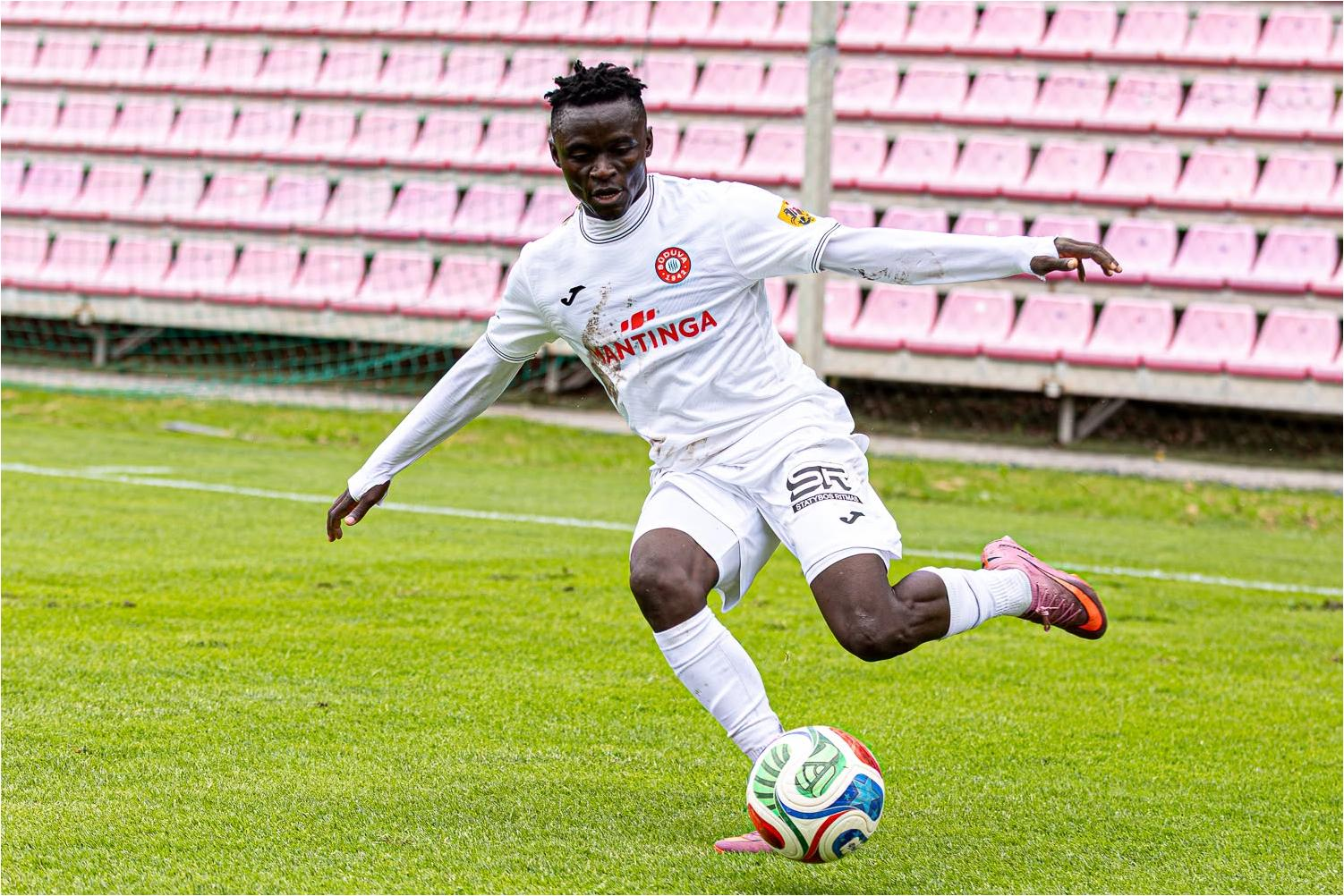 Tangiri s'offre un doublé face au leader, Sūduva grimpe sur le podium - L'actualité du football balte Tangiri s'offre un doublé face au leader, Sūduva grimpe sur le podium - L'actualité du football balte