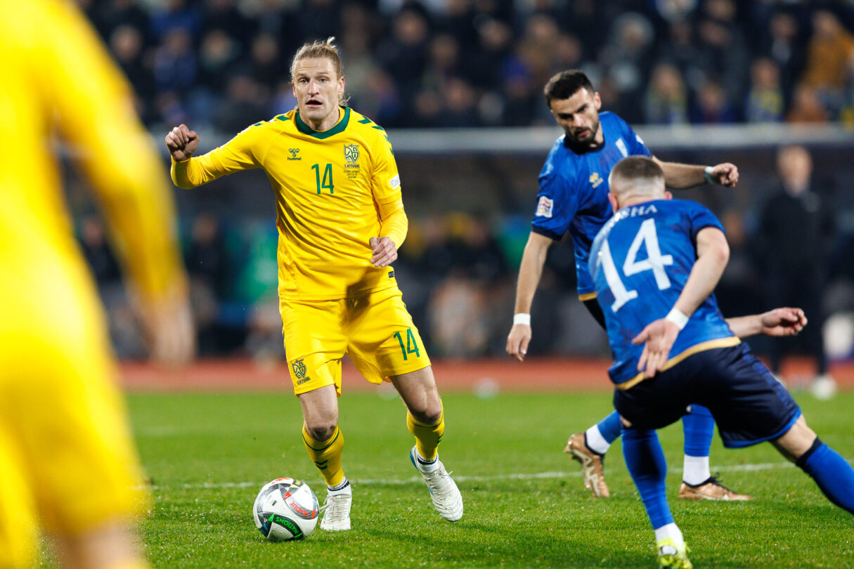 Vykintas Slivka in action against Kosovo. Photo: Elvis Žaldaris